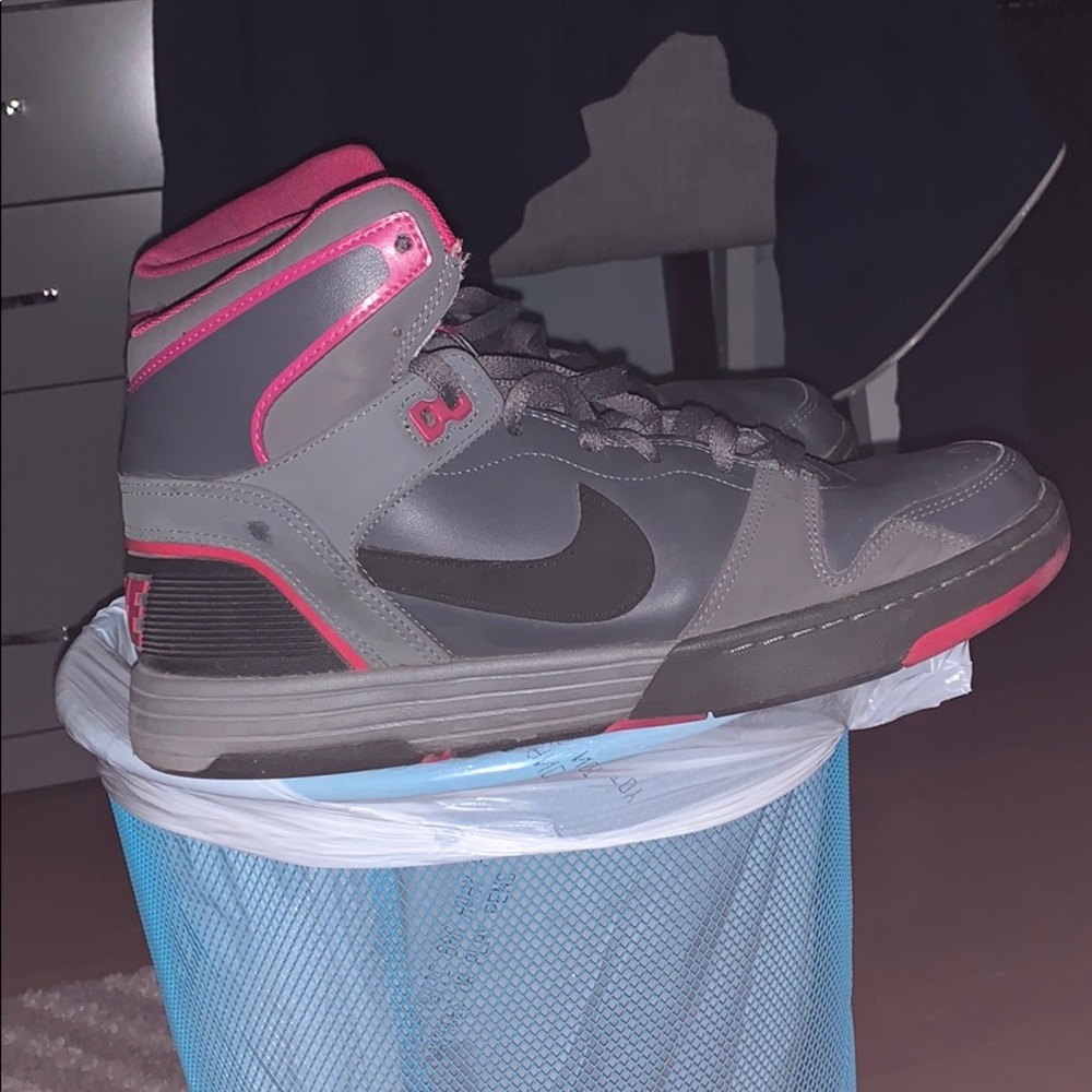 Nike Mach Force Sneakers